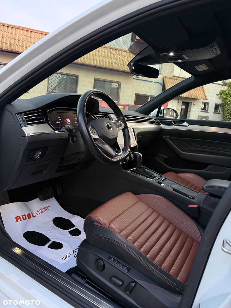 Volkswagen Passat Variant 2.0 TDI SCR DSG Elegance - 18