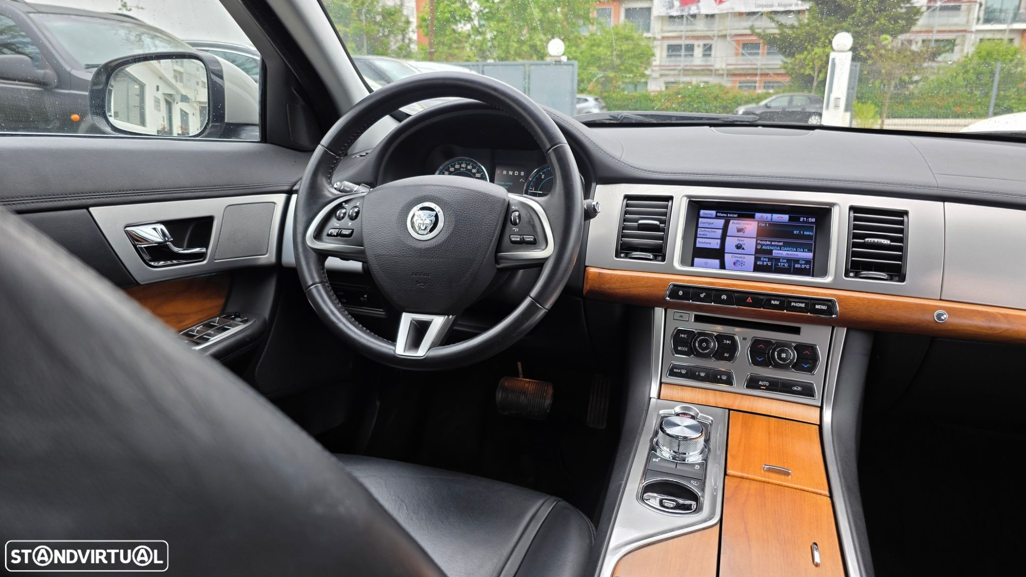 Jaguar XF 2.2 D Premium Luxury - 14