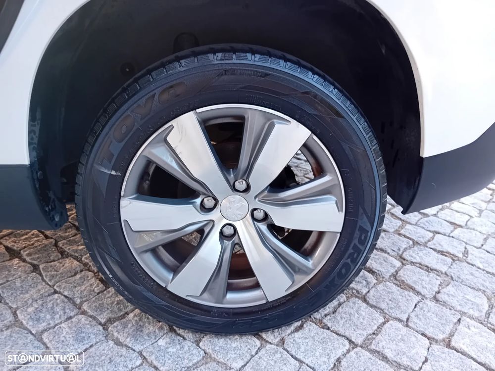 Peugeot 2008 1.2 PureTech Allure - 11
