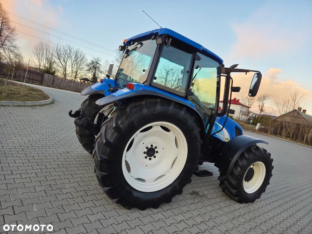 New Holland TL100A - 4