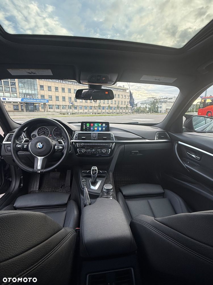 BMW Seria 3 330i xDrive M Sport - 11