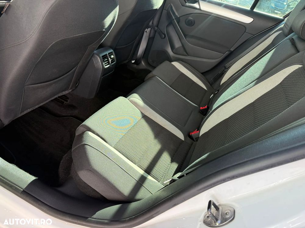 Volkswagen Golf 1.4 TSI Individual - 15