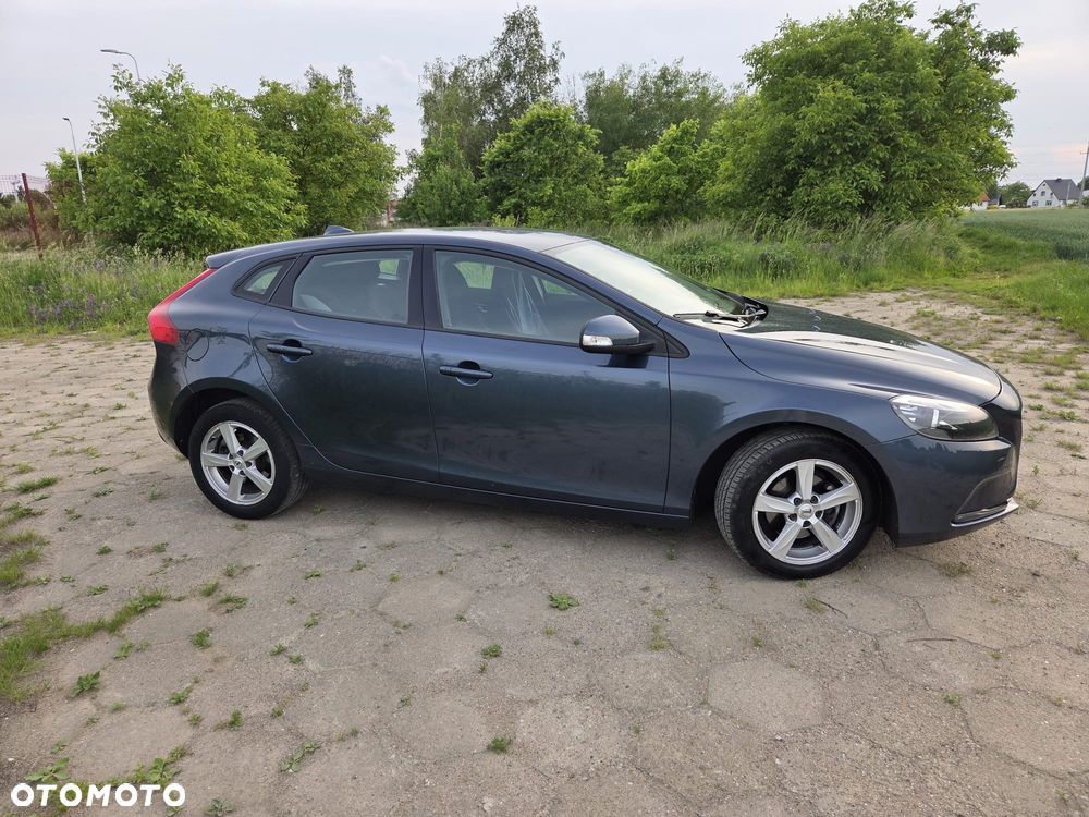 Volvo V40 D2 Momentum - 3