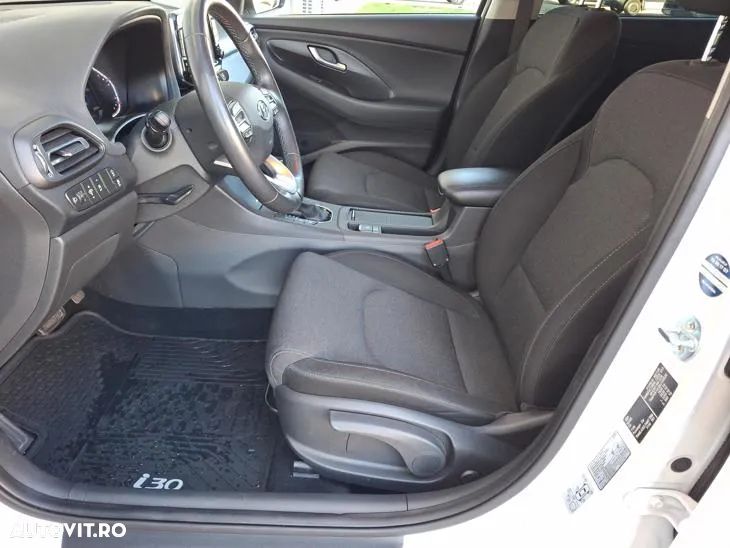 Hyundai i30 1.6 CRDI 48V-Hybrid DCT Prime - 11