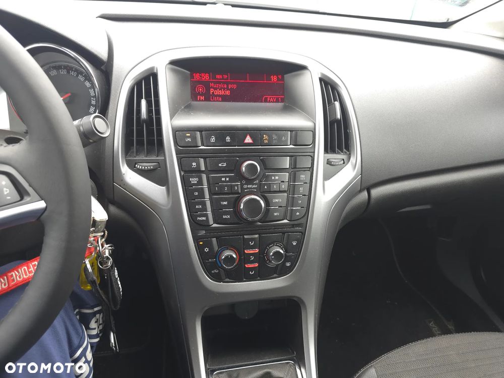 Opel Astra 1.4 T Business EU6 - 23