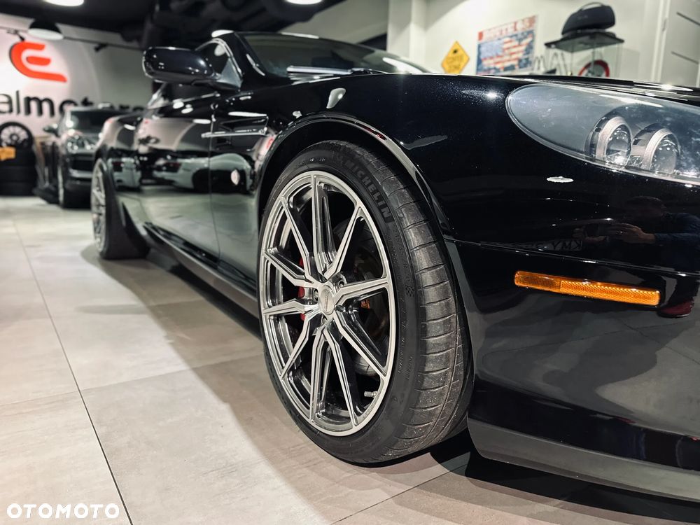 Aston Martin DB9 Standard - 4