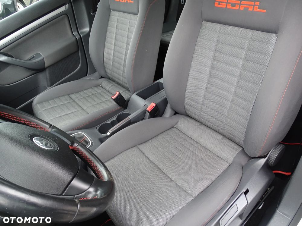 Volkswagen Golf 1.6 Goal - 27