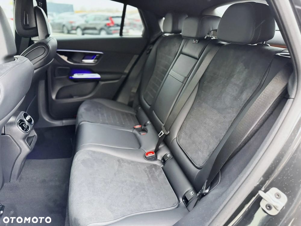 Mercedes-Benz GLC - 25