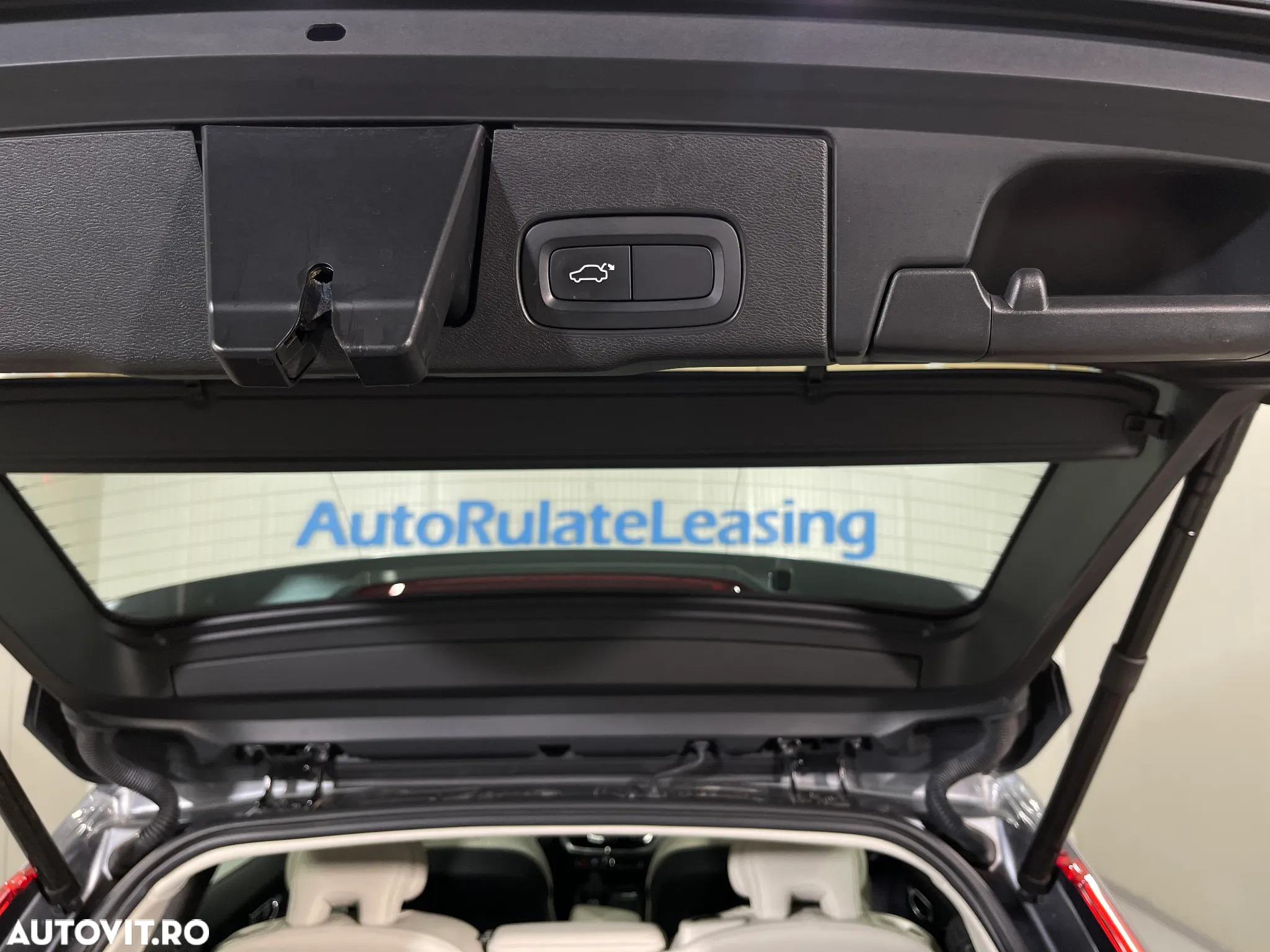 Volvo XC 60 T8 Twin Engine AWD Inscription - 28