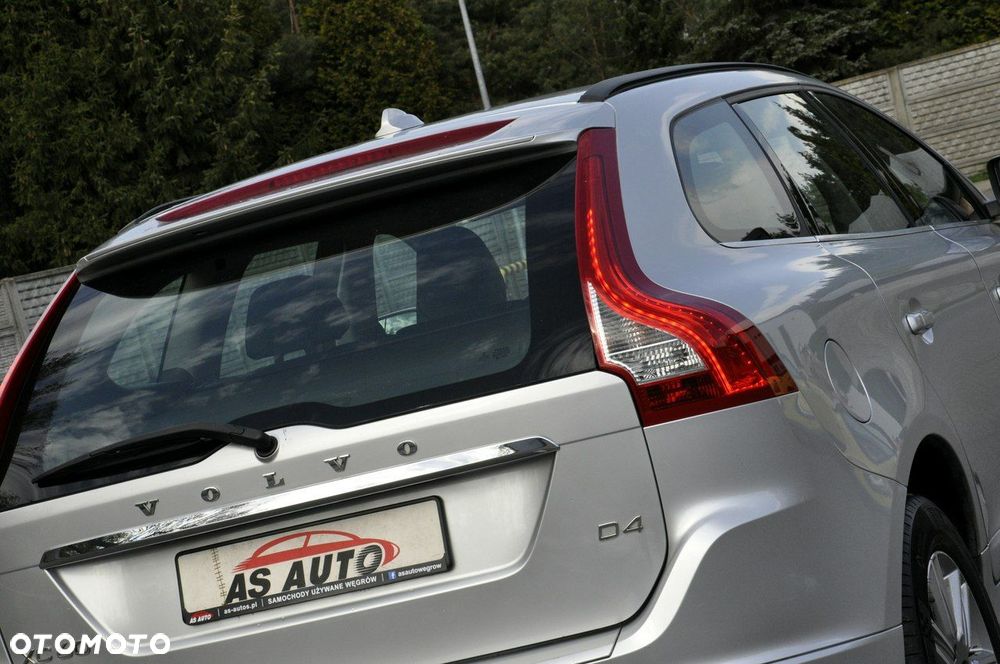Volvo XC 60 D4 Momentum - 32