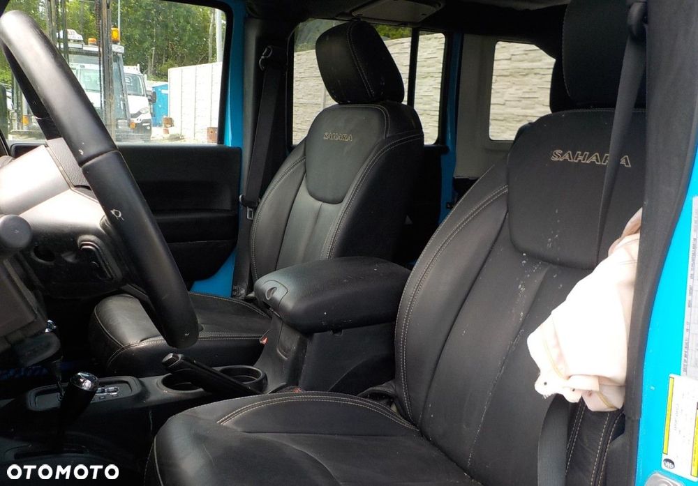 Jeep Wrangler 2.8 CRD Unlim Sahara - 25