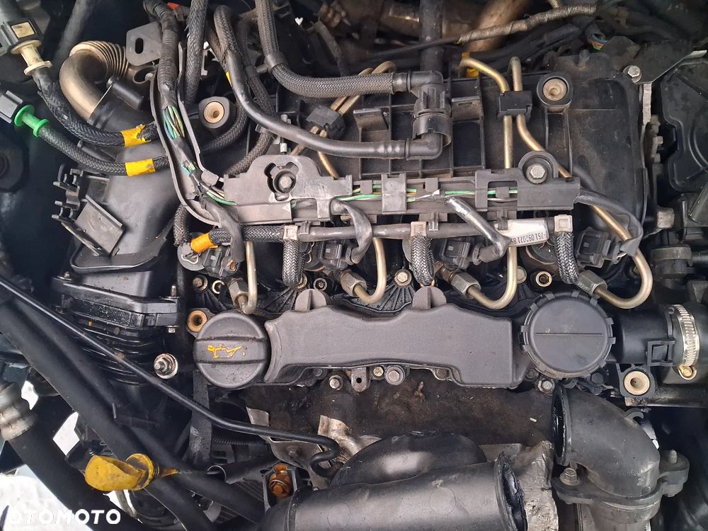 Ford Focus Mk2 2 II HB GHIA silnik 1.6 TDCi HDi 110KM GBDA 10JB alternator turbina skrzynia biegów manual sprzęgło drzwi lewe prawe klapa zderzak błotnik lusterko kolor Z3 Błękit niebieski lampa tył czujniki PDC blenda zamek belka sanki tłumik wydech zwrotnica mcperson maglownica pompa wspomagania paliwa przewód sterownik radio boczek fotel fotele szyba czołowa czujnik podszybie wiązka panel sterownik silnika abs serwo belka konsola kierownica osłona atrapa zacisk podłokietnik tapicerka podsufitka lampka rozrusznik alternator klimatyzacja kierownica NA CZĘŚCI WSZYSTKIE CZĘŚCI - 8