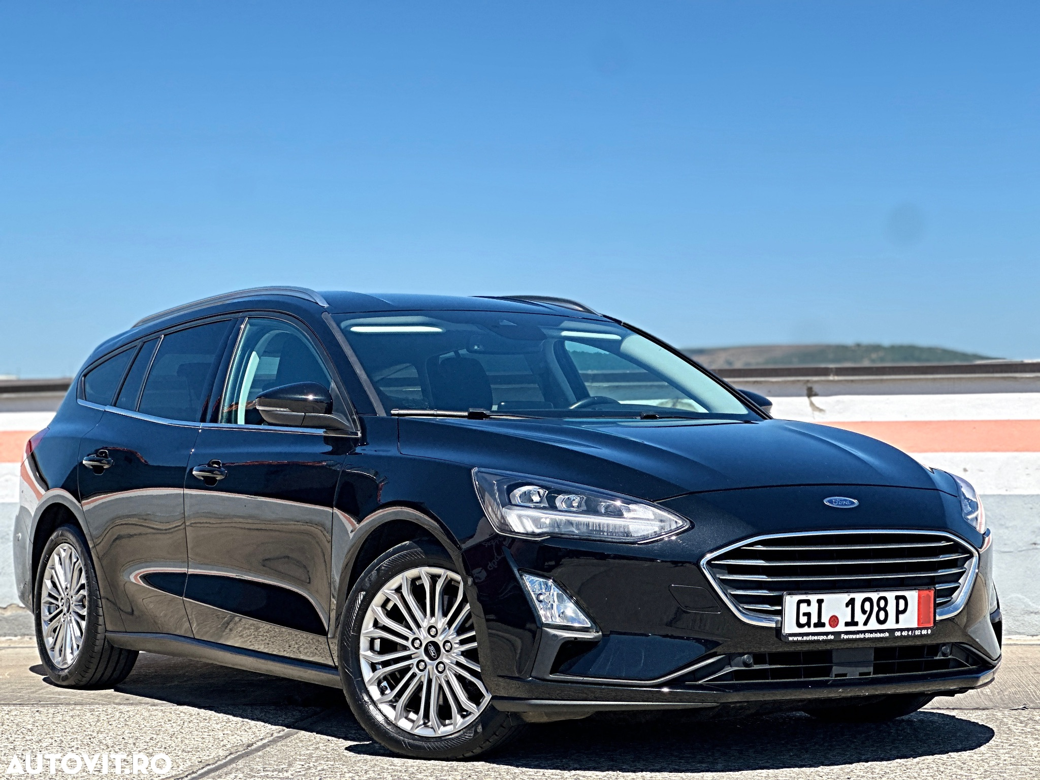 Ford Focus 2.0 EcoBlue Start-Stopp-System Aut. TITANIUM - 2