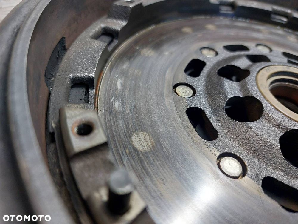 KOŁO DWUMASOWE MERCEDES-BENZ W414 VANEO 1.7 CDI - 2