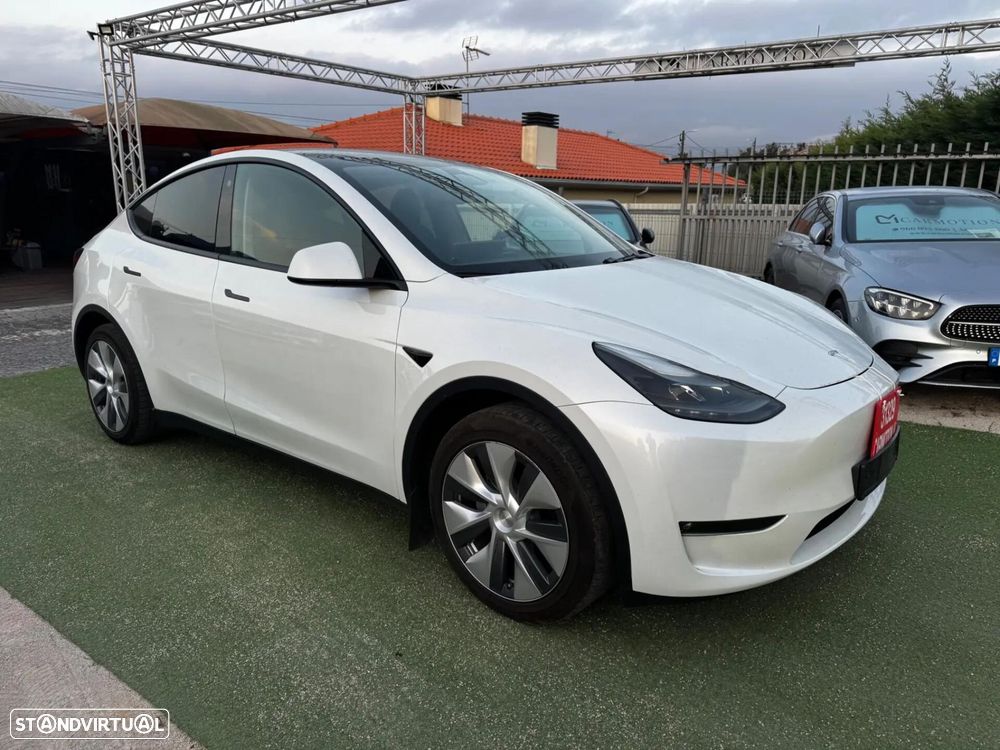 Tesla Model Y Long Range Dual Motor AWD - 14