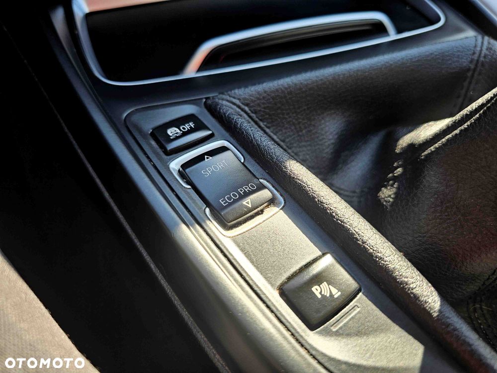 BMW Seria 1 118i Edition Metropolitan - 26