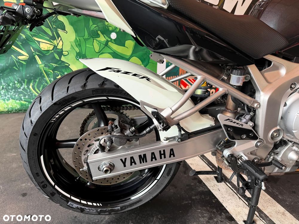 Yamaha FZ - 20