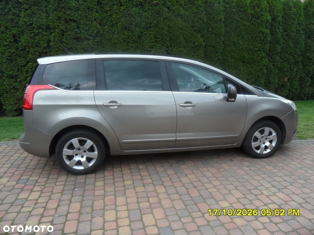Peugeot 5008 2009 photo 2