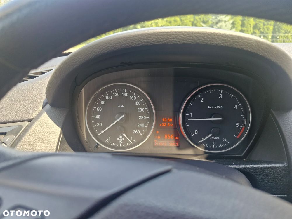 BMW X1 sDrive18d - 14