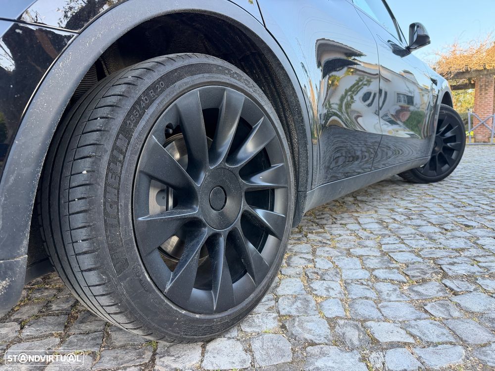 Tesla Model Y RWD - 12