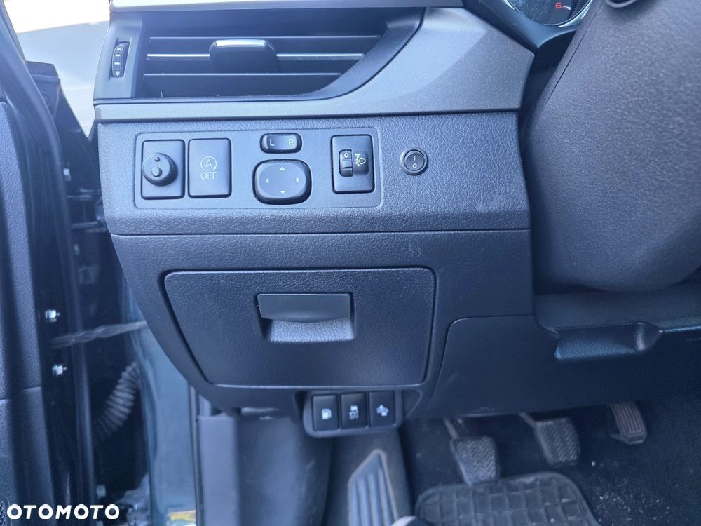 Toyota Avensis 1.6 D-4D Active - 7