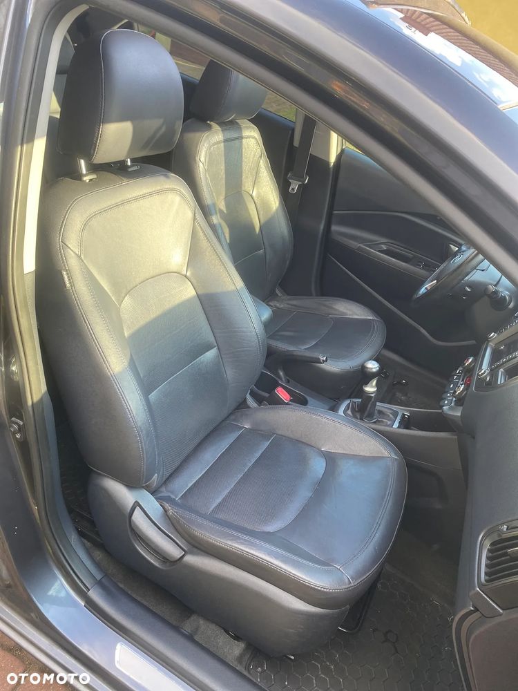 Kia Rio 1.2 Dream Team Edition - 32