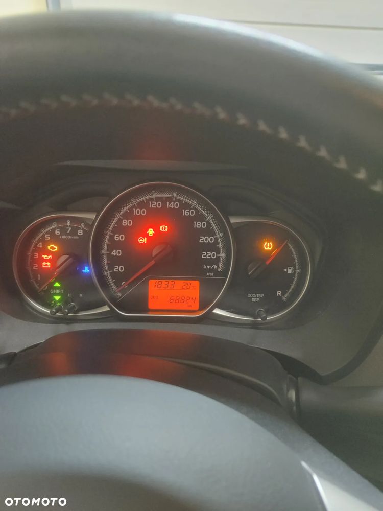 Toyota Yaris 1.0 Premium - 7