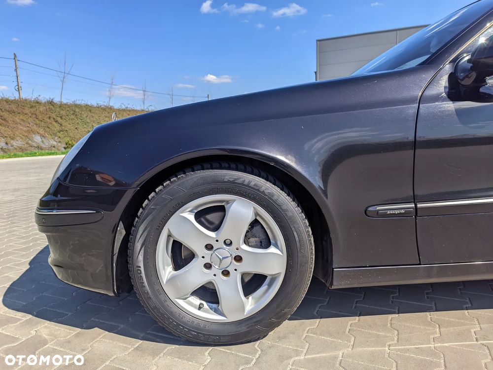 Mercedes-Benz Klasa E 300 BLUETEC Avantgarde - 26