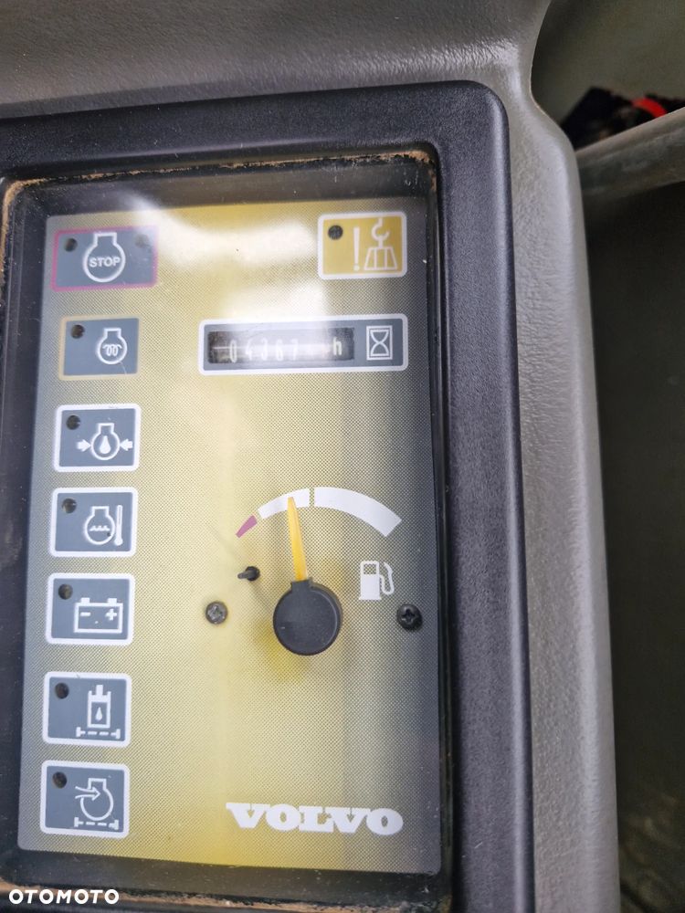 Volvo EC30 - 8