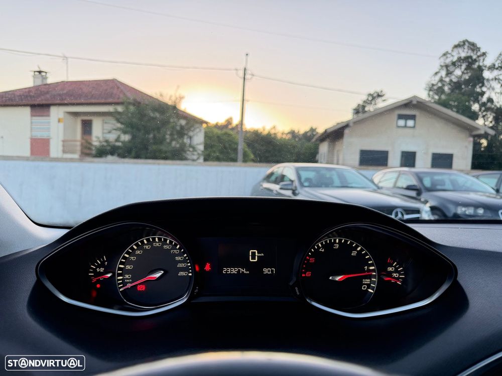 Peugeot 308 1.6 e-HDi Allure - 18