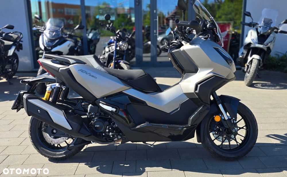 Honda ADV350 - 1