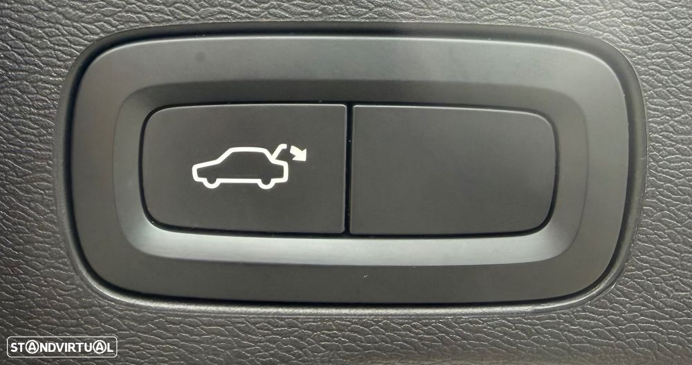 Volvo XC 60 2.0 D4 Inscription AWD Geartronic - 8