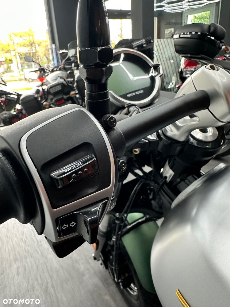 Moto Guzzi V9 - 32