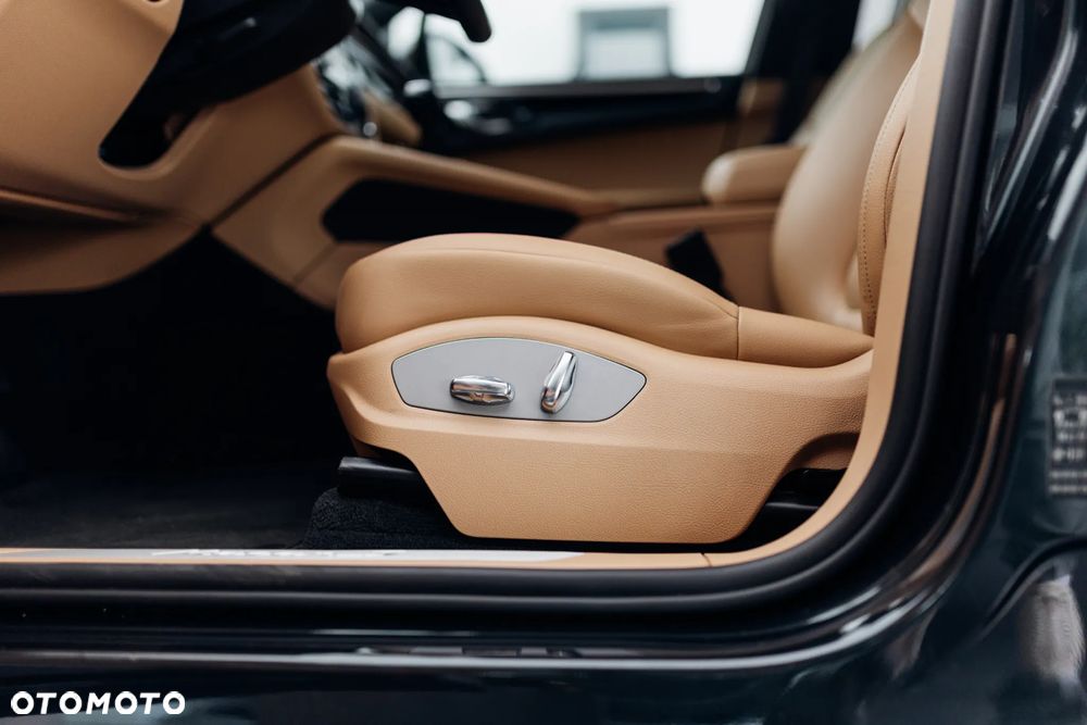 Porsche Macan S - 26