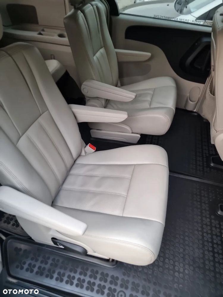 Chrysler Town & Country 3.6 Touring - 8