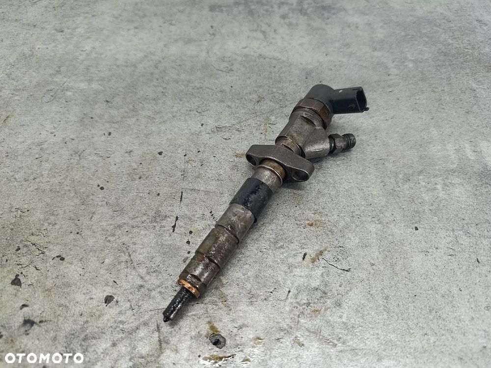 WTRYSKIWACZ RENAULT MASTER II 82112289 0445110102  BOSCH 2.2 DCI - 7