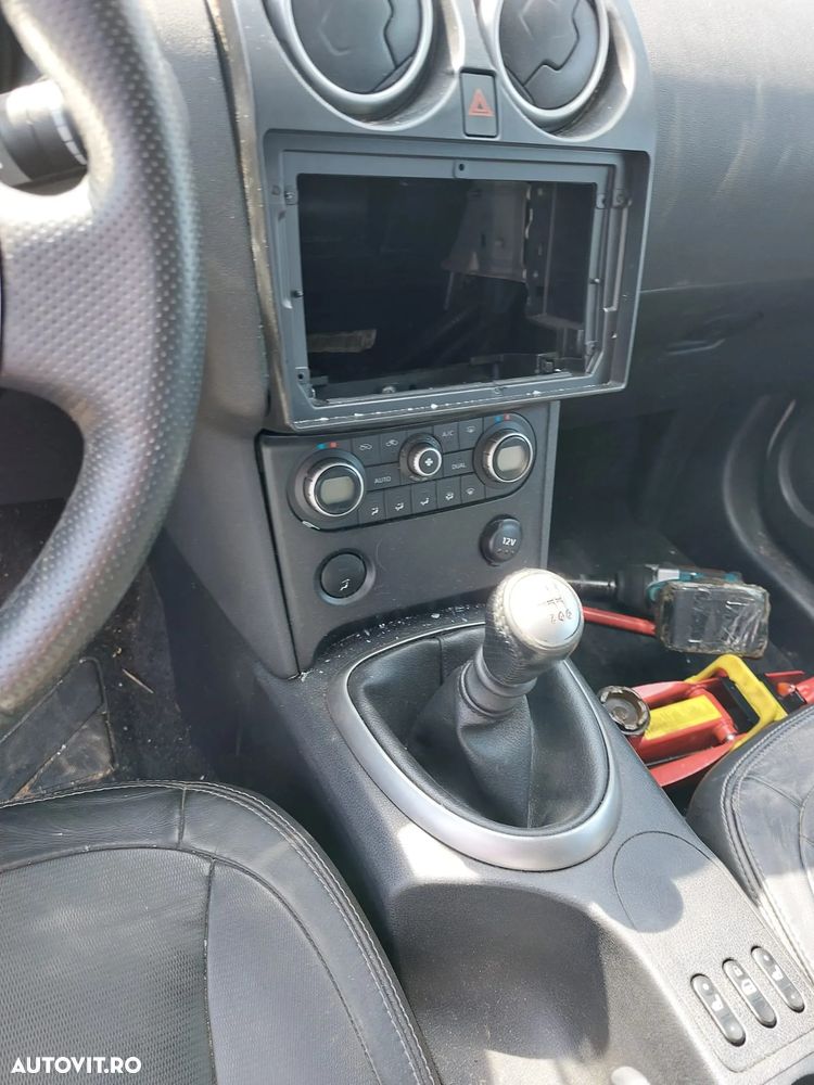 Dezmembrez Nissan Qashqai 2.0 dci - 8