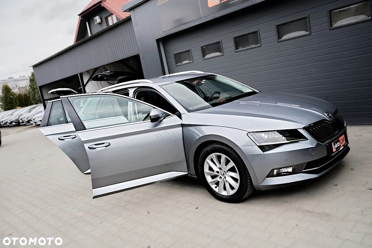 Skoda Superb 2.0 TDI DSG Premium Edition - 28