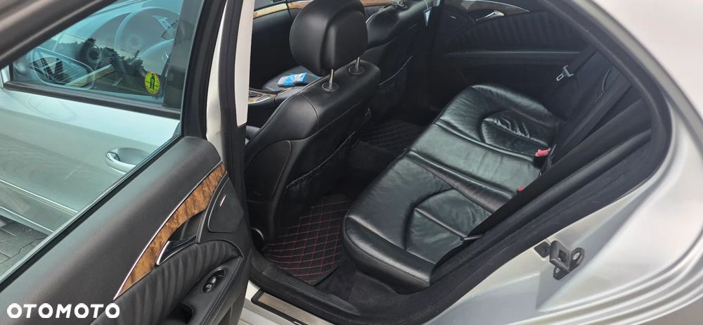 Mercedes-Benz E-Class 2006 photo 5