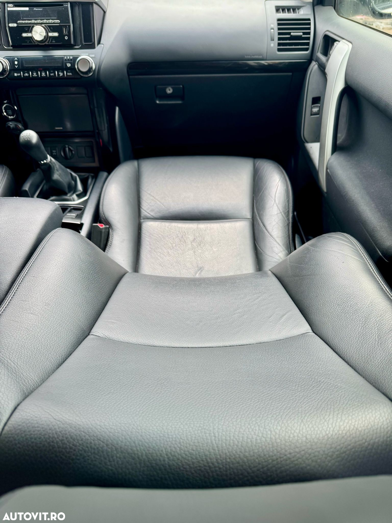 Toyota Land Cruiser - 7