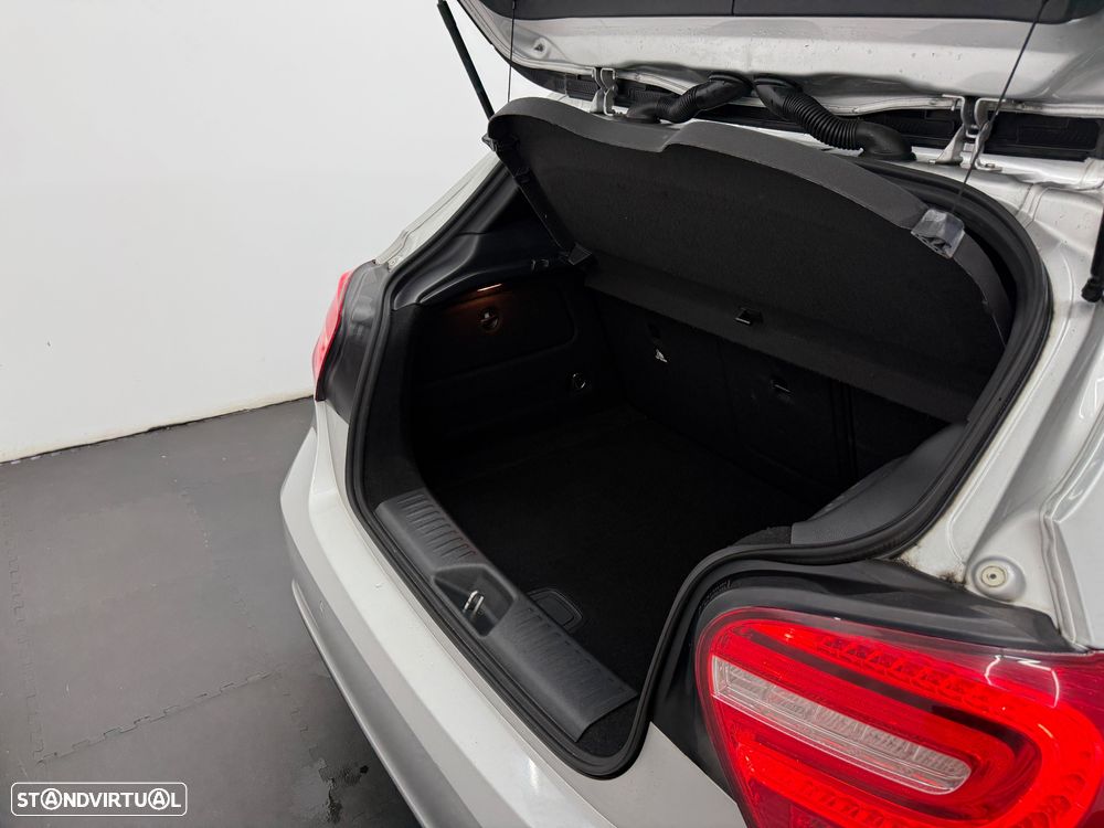 Mercedes-Benz A 180 d Urban - 25