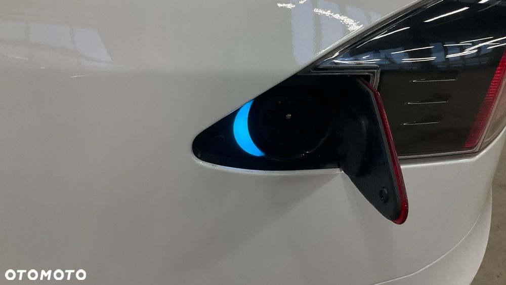 Tesla Model S - 23