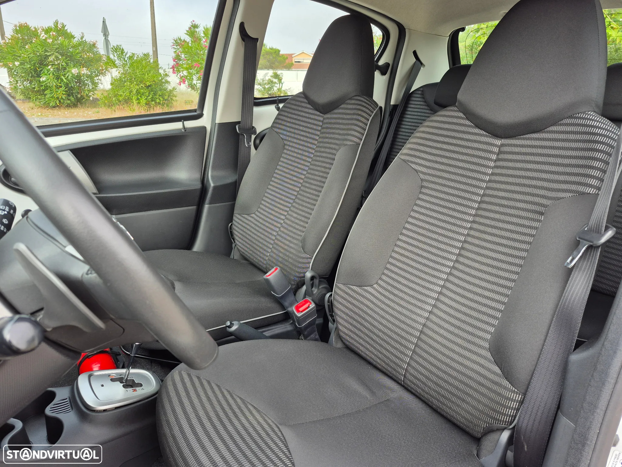 Peugeot 107 1.0 Trendy 2 Tronic - 16
