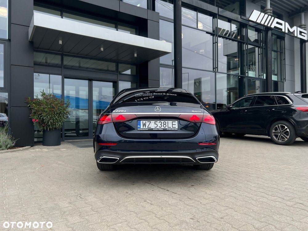 Mercedes-Benz Klasa E 220 d mHEV 4-Matic AMG 9G-Tronic - 23