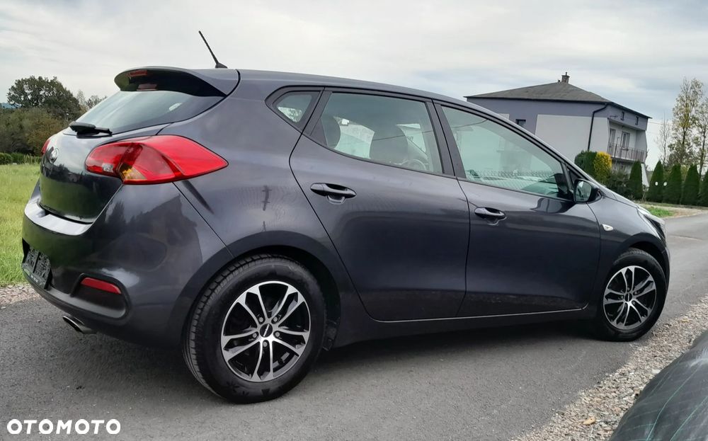 Kia Ceed 2012 photo 3