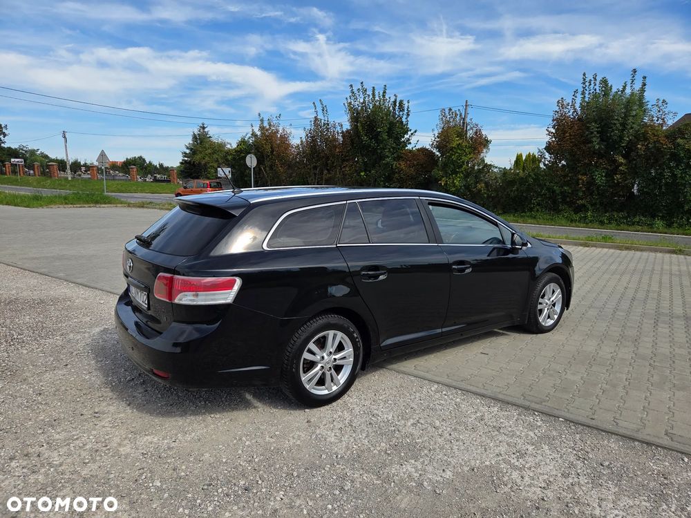 Toyota Avensis - 4