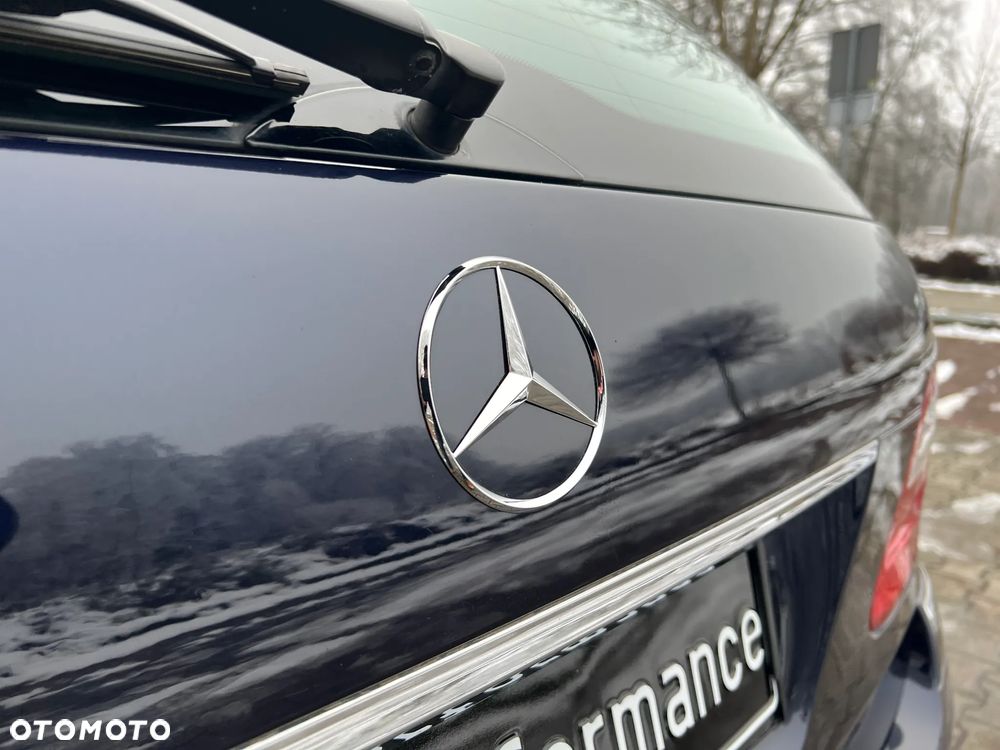 Mercedes-Benz Klasa E 320 T Elegance - 32