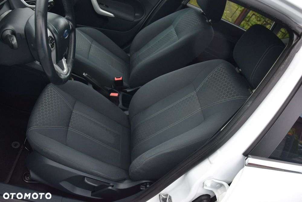 Ford Fiesta - 30