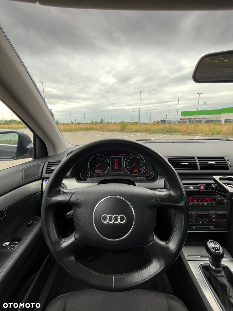 Audi A4 Limousine - 7