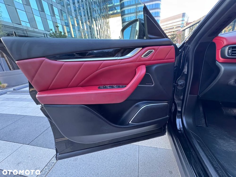 Maserati Levante Q4 GranSport - 11